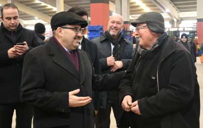 Vali İsmail Ustaoğlu, Dursunbey Kapalı Pazar Yeri’ni Ziyaret Etti