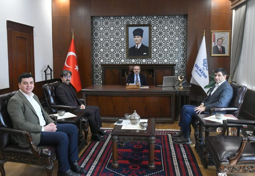 Milli Eğitim Bakanlığı Danışmanı Atik Ağdağ ve Cihannüma Derneği Balıkesir Temsilcisi Seyfullah Akkaya’dan Balıkesir Valisi İsmail Ustaoğlu’na Ziyaret