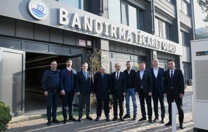 Vali Ustaoğlu’ndan Bandırma Ticaret Odası’na Ziyaret ve Destek Mesajı