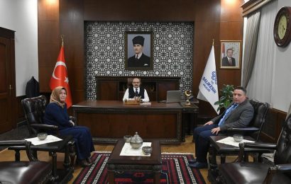 28 Şubat Öğrenci Derneği’nden Vali İsmail Ustaoğlu’na Anlamlı Ziyaret