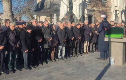 CHP Balıkesir İl Başkanlığı, Sezen Ayrık’ı Sonsuzluğa Uğurladı