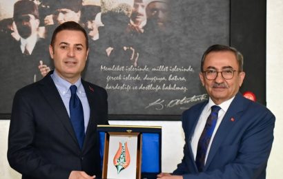 Balıkesir Belediye Başkanı Ahmet Akın’dan İl Müftüsü Hasan Hayri Yaşar’a Ziyaret