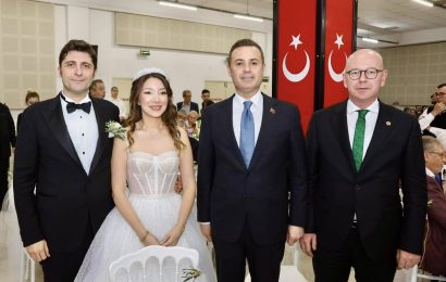 Balıkesir’de Düğün Coşkusu: Ece ve Emre Çifti Hayatlarını Birleştirdi