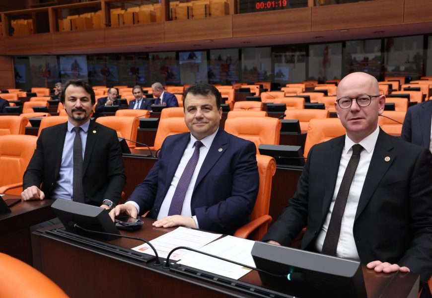 TBMM Genel Kurulu’nda Siyasi Parti Önergeleri Üzerine Çalışmalar Sürüyor