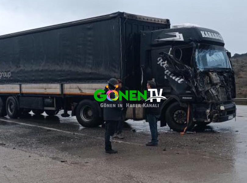 Gönen’de Kamyon ile Tır Çarpıştı: Maddi Hasar Meydana Geldi