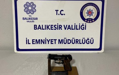 Gönen’de CHP Aracına Silahlı Saldırı: Şüpheli Yakalandı