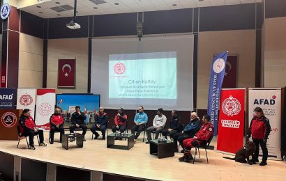 Balıkesir’de Kahramanların Anıldığı Panel Düzenlendi