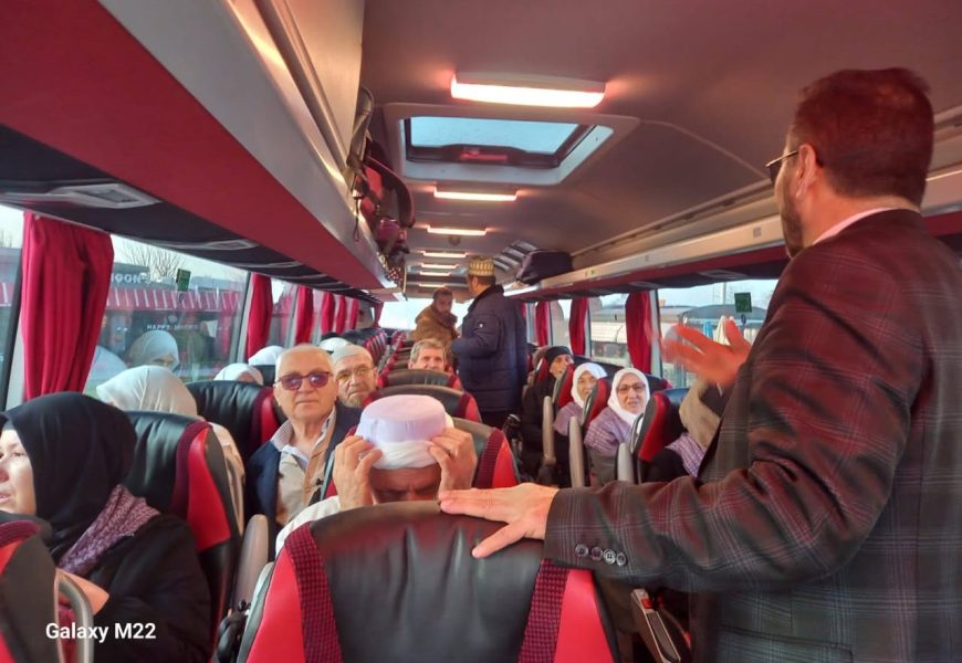 Bandırma’dan Kutsal Yolculuğa: Umreciler Dualarla Uğurlandı