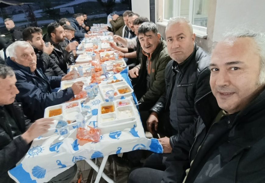 Turplu Mahallesi’nde Geleneksel İftar Sofraları ile Paylaşma Geleneği