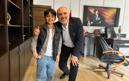 Minik Ömer Ali’den Belediye Başkanı Aydın Dinçer’e Bayram Ziyareti