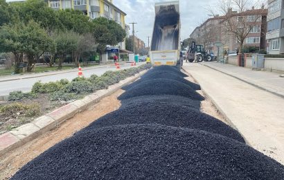 Bandırma’da Yol ve Parke Taşı Çalışmaları Devam Ediyor