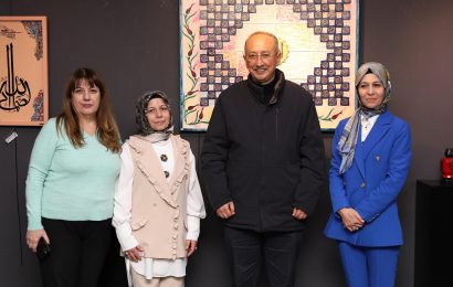 Bandırma’da “Rahmetin Hatları, Yaşamın Kökleri” Karma Resim Sergisi Sanatseverlerle Buluştu Bandırma’da “Rahmetin Hatları, Yaşamın Kökleri” Karma Resim Sergisi Sanatseverlerle Buluştu