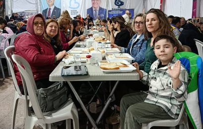 Bandırma’da Belediye Başkanı Dursun Mirza İftar Yemeği Düzenledi