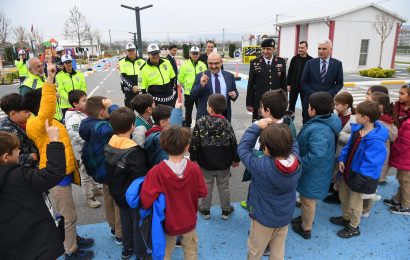 Balıkesir’de Çocuklar Trafiği Öğreniyor