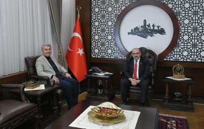 Balıkesir’de Önemli Görüşme: Valilik Ziyaretinde Şehir Projeleri Ele Alındı