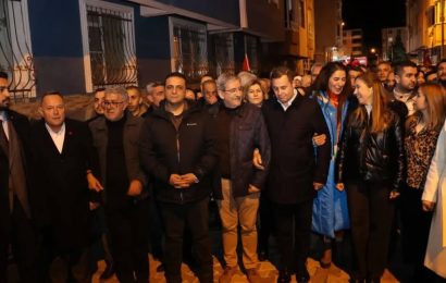 Balıkesir’de İmamoğlu Gözaltına Alınmasına Tepki Gösterisi