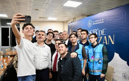 KYK Yurdunda Öğrencilerle İftar Sofrası