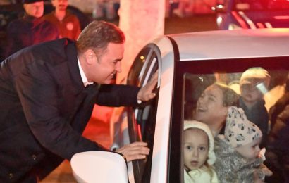 Balıkesir Büyükşehir Belediye Başkanı Ahmet Akın’dan Kurtdere Mahallesi’nde İftar Sofrası