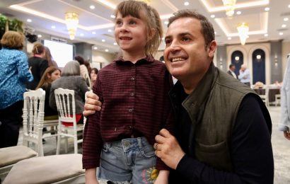 Balıkesir Büyükşehir Belediye Başkanı Akın, Türk Eğitim Vakfı İftar Programına Katıldı