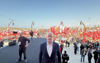 Maltepe’de Vatandaşlar Demokrasiye Destek Veriyor
