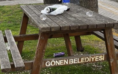 Hayvanat Bahçesindeki Dostlar Ziyaretçileri Bekliyor