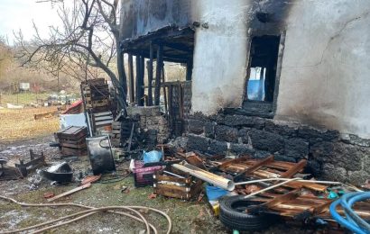 Gönen’de Ev Yangını: Hızlı Müdahale ile Felaket Önlendi