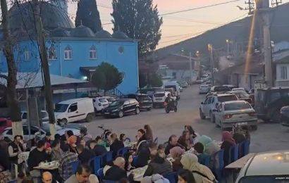 Akçapınar Köyü’nde 800 Kişilik İftar Programı Düzenlendi