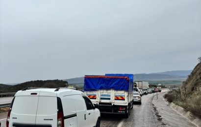 Bursa-Gönen Karayolunda Kaza: Trafik Akışı Kesintiye Uğradı