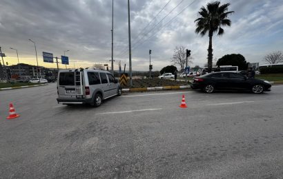 Gönen’de Maddi Hasarlı Trafik Kazası