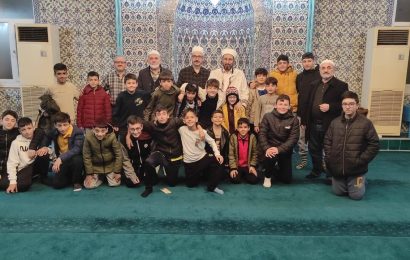 Bandırma’da Cami Çocuk Buluşması: Gençlerle Birlikte Teravih Coşkusu