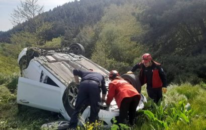 Balıkesir’de Otomobil Şarampole Uçtu: 4 Yaralı