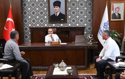 Balıkesir Valisi, Dursunbey ve Erdek Muhtarlarıyla İstişare Toplantısı Düzenledi