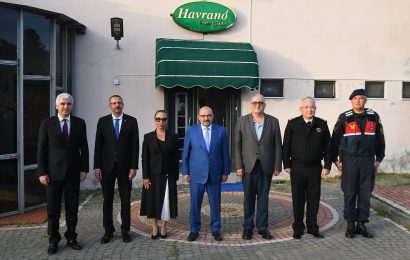 Balıkesir Valisi Ustaoğlu, Havran’daki Doğal Gıda İşletmesini Ziyaret Etti