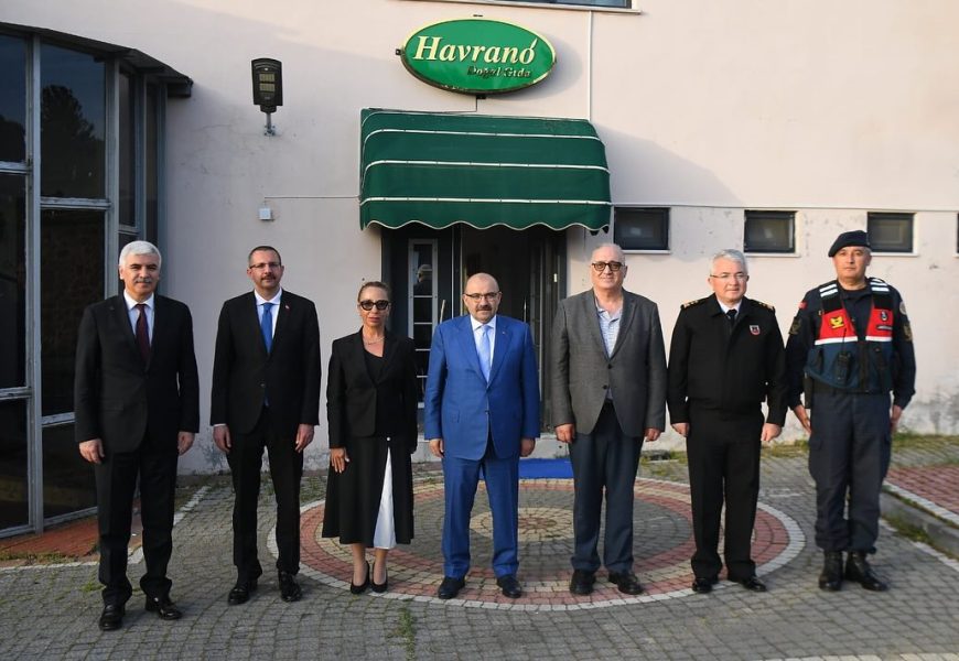 Balıkesir Valisi Ustaoğlu, Havran’daki Doğal Gıda İşletmesini Ziyaret Etti