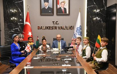 23 Nisan Coşkusu Balıkesir’de Farklı Kültürlerden Çocukları Buluşturdu