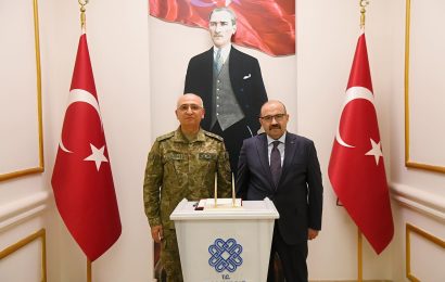 Ege Ordusu Komutanı, Balıkesir Valisi’ni Ziyaret Etti