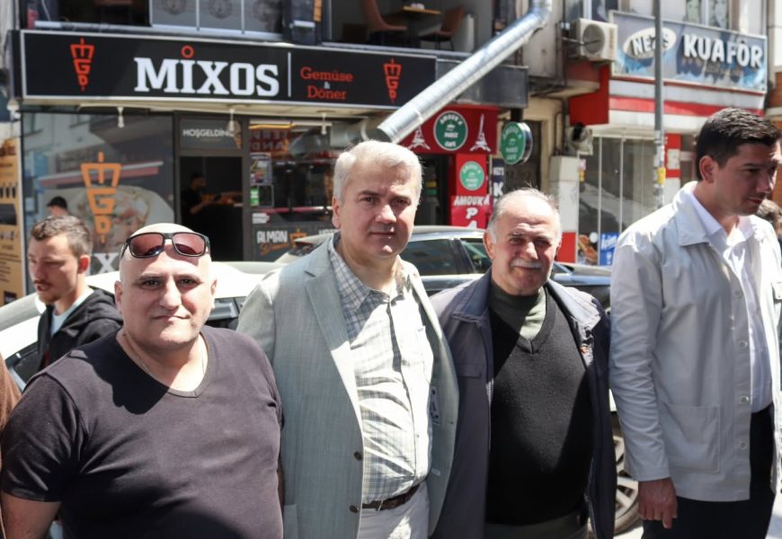 Altıeylül’de Kasaplar Mahallesi’nde Hayır Yemeği Düzenlendi