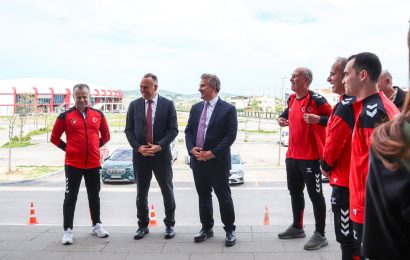 Balıkesir’de Gençlik ve Spor Yatırımları Değerlendirildi