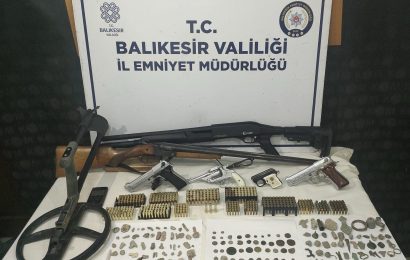 Erdek’te Kaçak Silah ve Tarihi Eser Operasyonu
