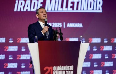 CHP Olağanüstü Kurultayı’nda Özgür Özel Güven Tazeledi