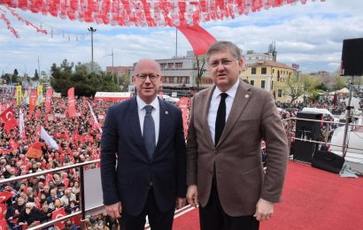 Samsun’da Demokrasi Çağrısı: CHP Meydanlarda Halkın İradesini Savunuyor