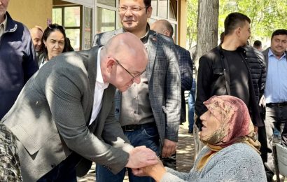 CHP Sındırgı İlçe Heyeti Kınık ve Karaağaç Köylerini Ziyaret Etti
