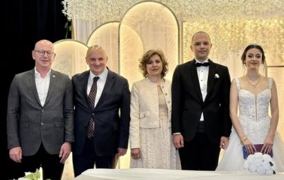 Artvin Milletvekili Uğur Bayraktutan’ın Oğluyla Evlendi