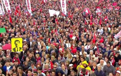 Konya’da “Millet İradesine Sahip Çıkıyor” Mitingi: Yoğun Katılım