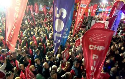 Silivri’de “Millet İradesine Sahip Çıkıyor” Mitingi: Yüzlerce Vatandaş Katıldı