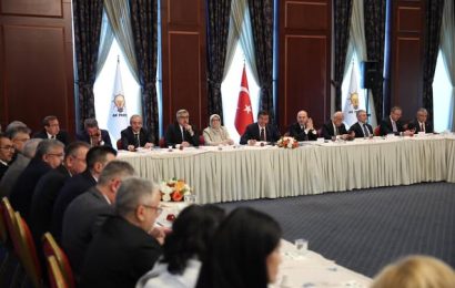 AK Parti’de Türkiye Yüzyılı Ekonomisi Değerlendirildi