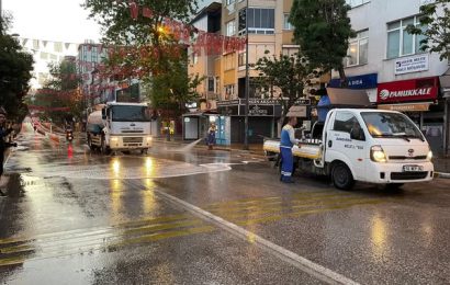 Bandırma Belediyesi, Güne Tertemiz Bir Kentle Başlıyor