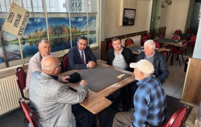 Bandırma Müftüsü, Kahvehanede Vatandaşlarla Bir Araya Geldi Bandırma Müftüsü, Kahvehanede Vatandaşlarla Bir Araya Geldi