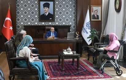 Balıkesir Valisi Ustaoğlu Vatandaşlarla Buluştu, Sorunlara Çözüm Arayışları Başladı
