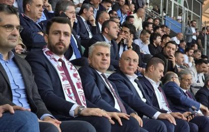 Bandırmaspor Taraftarı Yeni Sakarya Atatürk Stadyumu’nda Takımlarını Destekledi